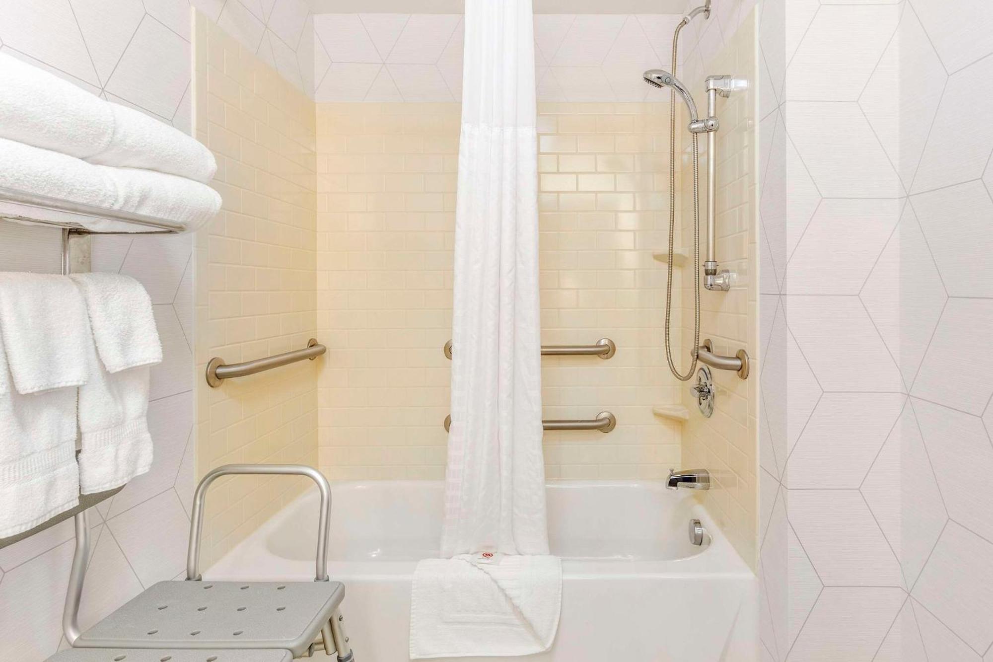 Comfort Suites Whitsett Eksteriør bilde
