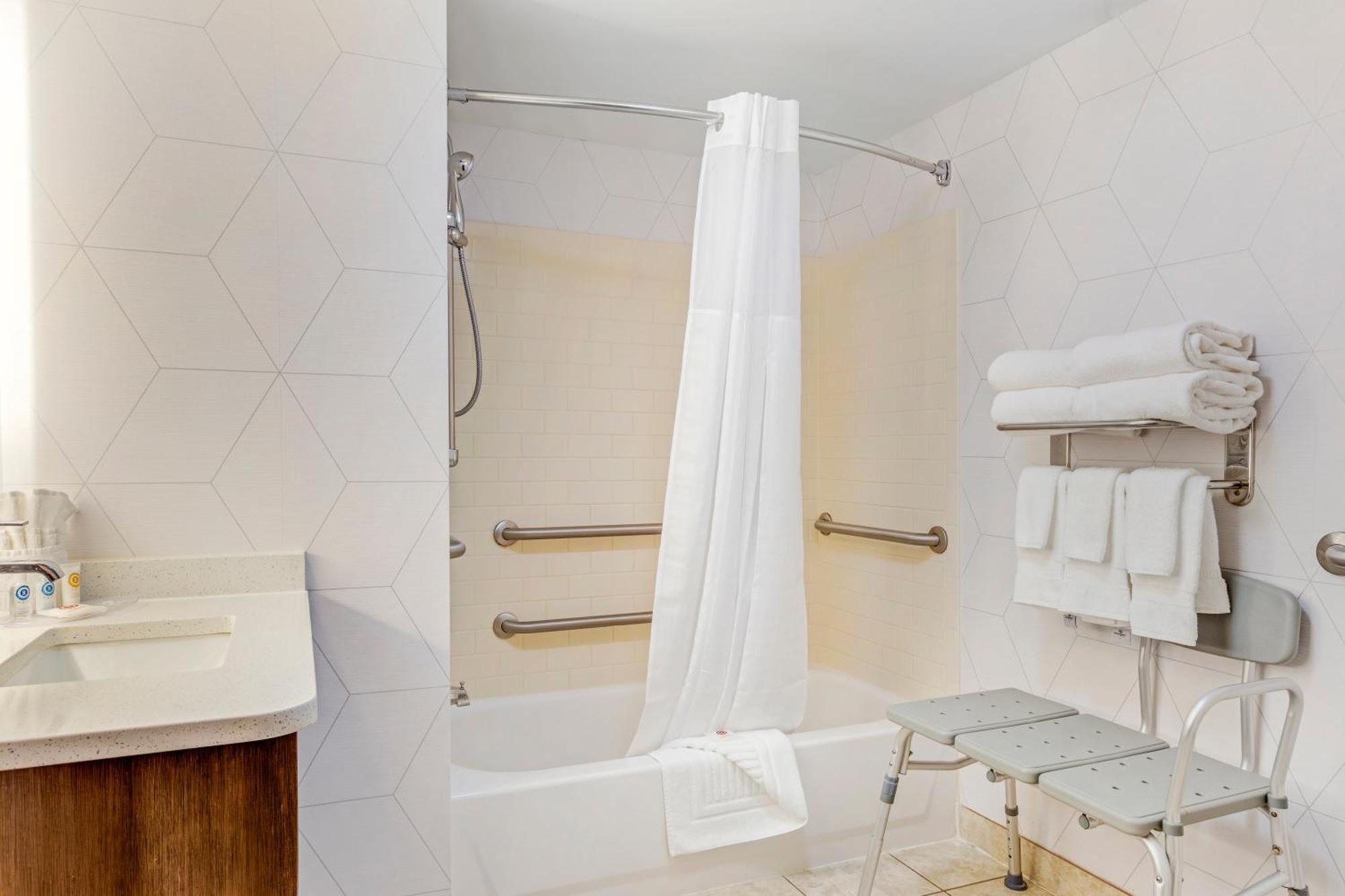 Comfort Suites Whitsett Eksteriør bilde